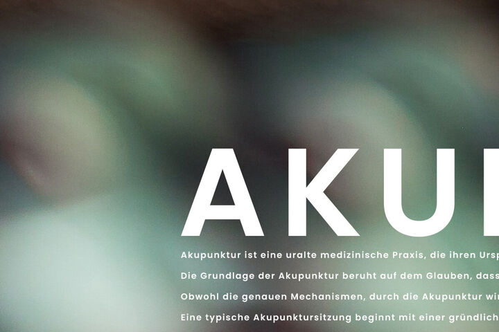 Nahaufnahme einer türkisen Farbfläche, Foto als Textfeld für Text über Akupunktur