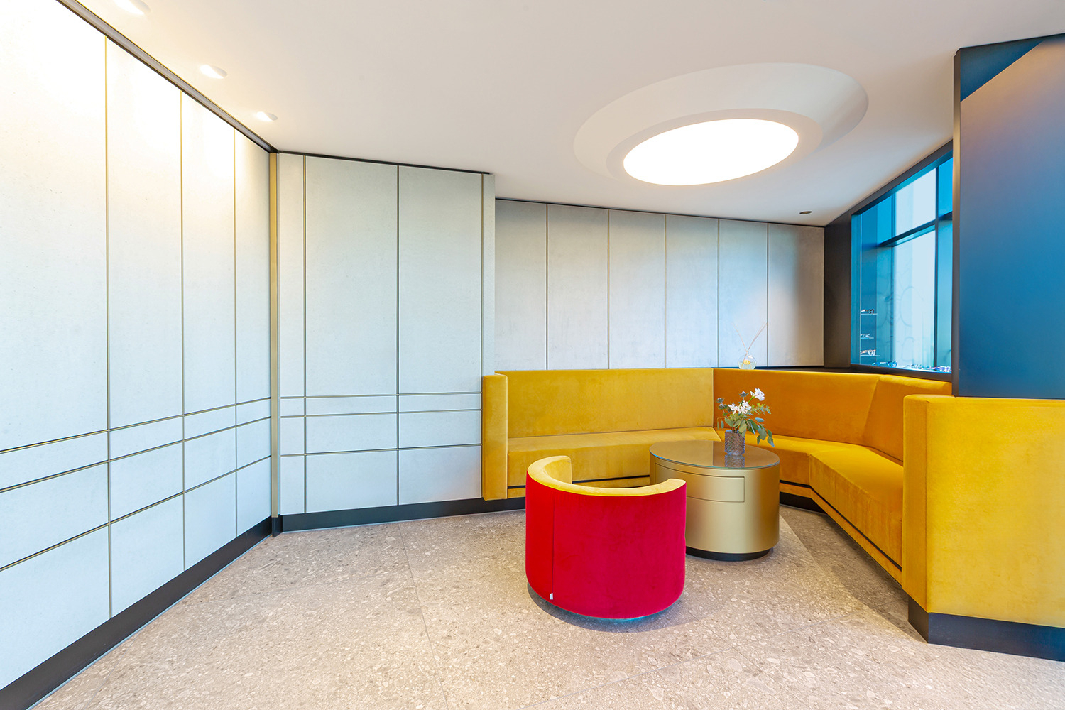 Unternehmens-Portraits Rosenheim Unternehmensportrait Fegg Augenoptik Firmenportrait, Businessfotografie Innenaufnahme, Architektur, Interiorfotografie, Fegg Augenoptik, Ladengeschäft, Design