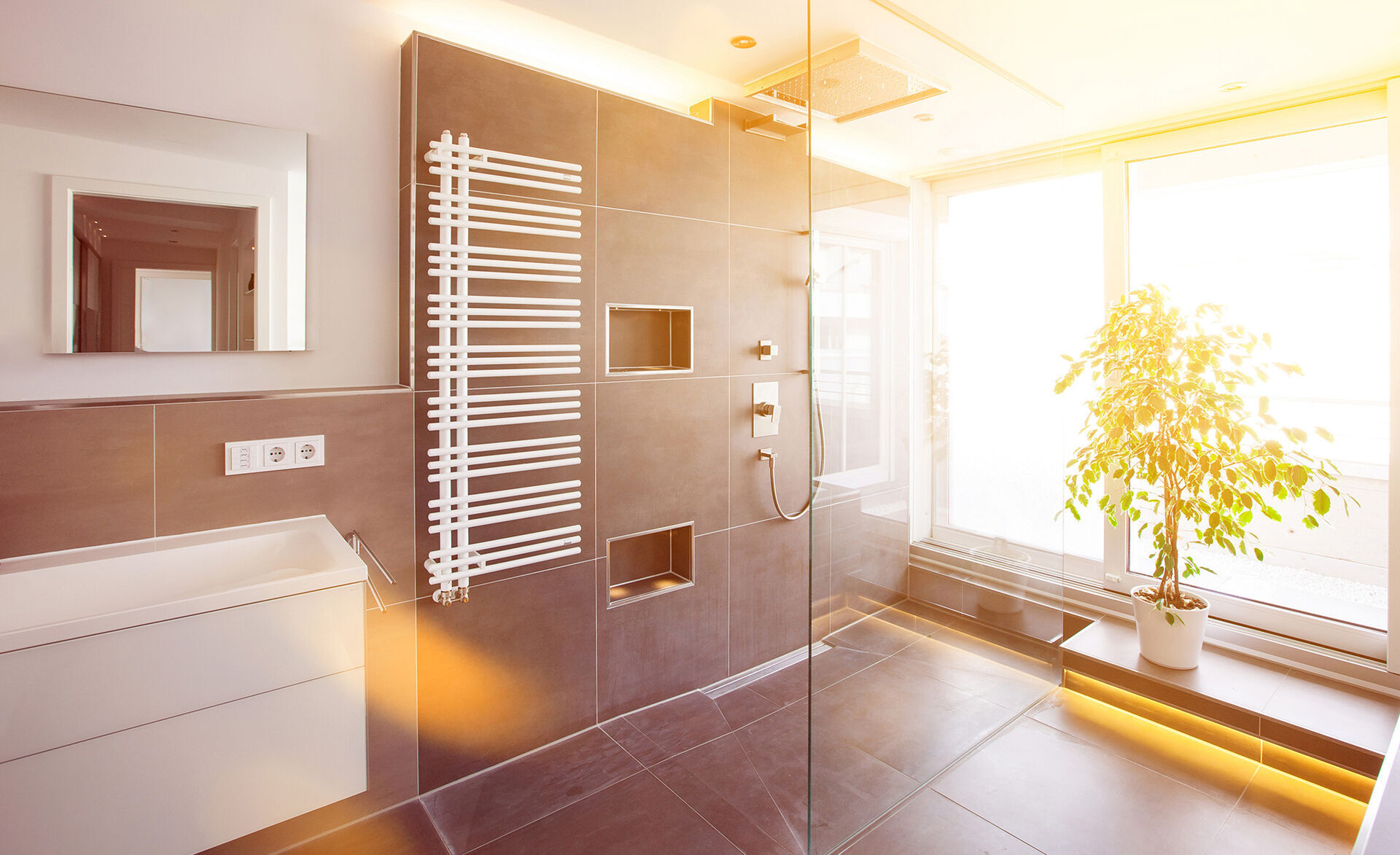 Einblick in ein modernes Badezimmer, Innenraumfotografie, Immobilienfotografie, Wohnhaus
