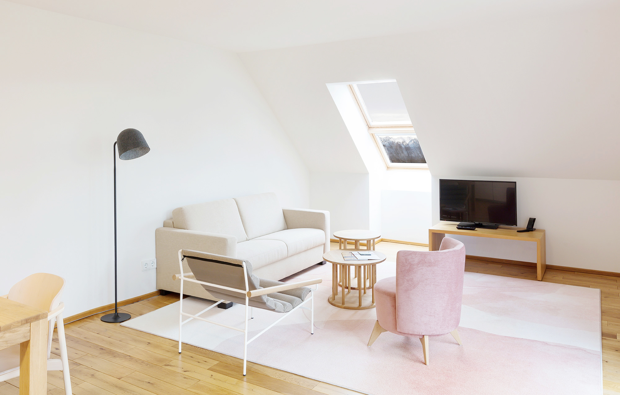Moderne Hotel-Suite, Wohnbereich, Wohnzimmer, Hotelportrait B&O Parkhotel, Hotelfotografie
