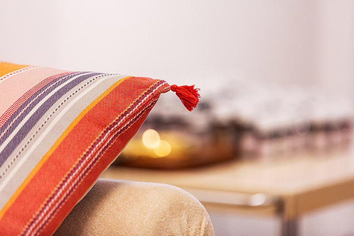 Nahaufnahme Kissen in Naturheilkundepraxis, Praxisfoto, Impression Praxis Innenraum, Praxis Heilpraktikerin Ulrike Stadler