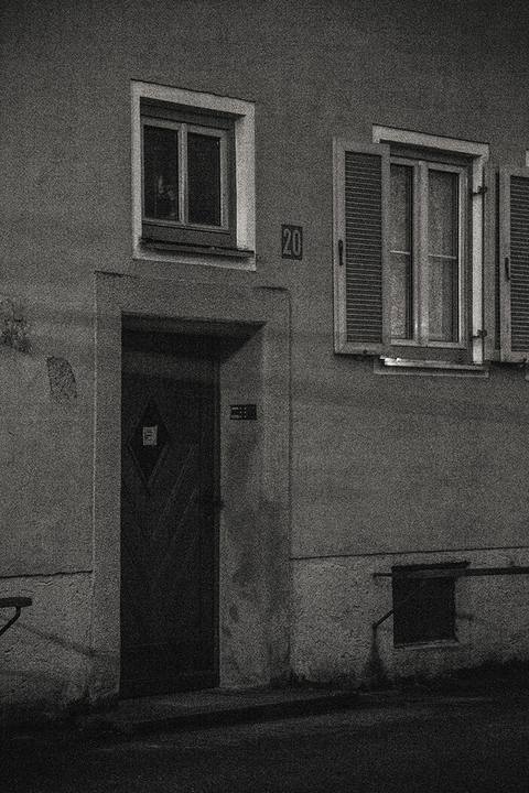 Fotografie der letzten Momente eines verlassenen Wohnblocks in der Lena-Christ-Strasse in Rosenheim, Bogensiedlung